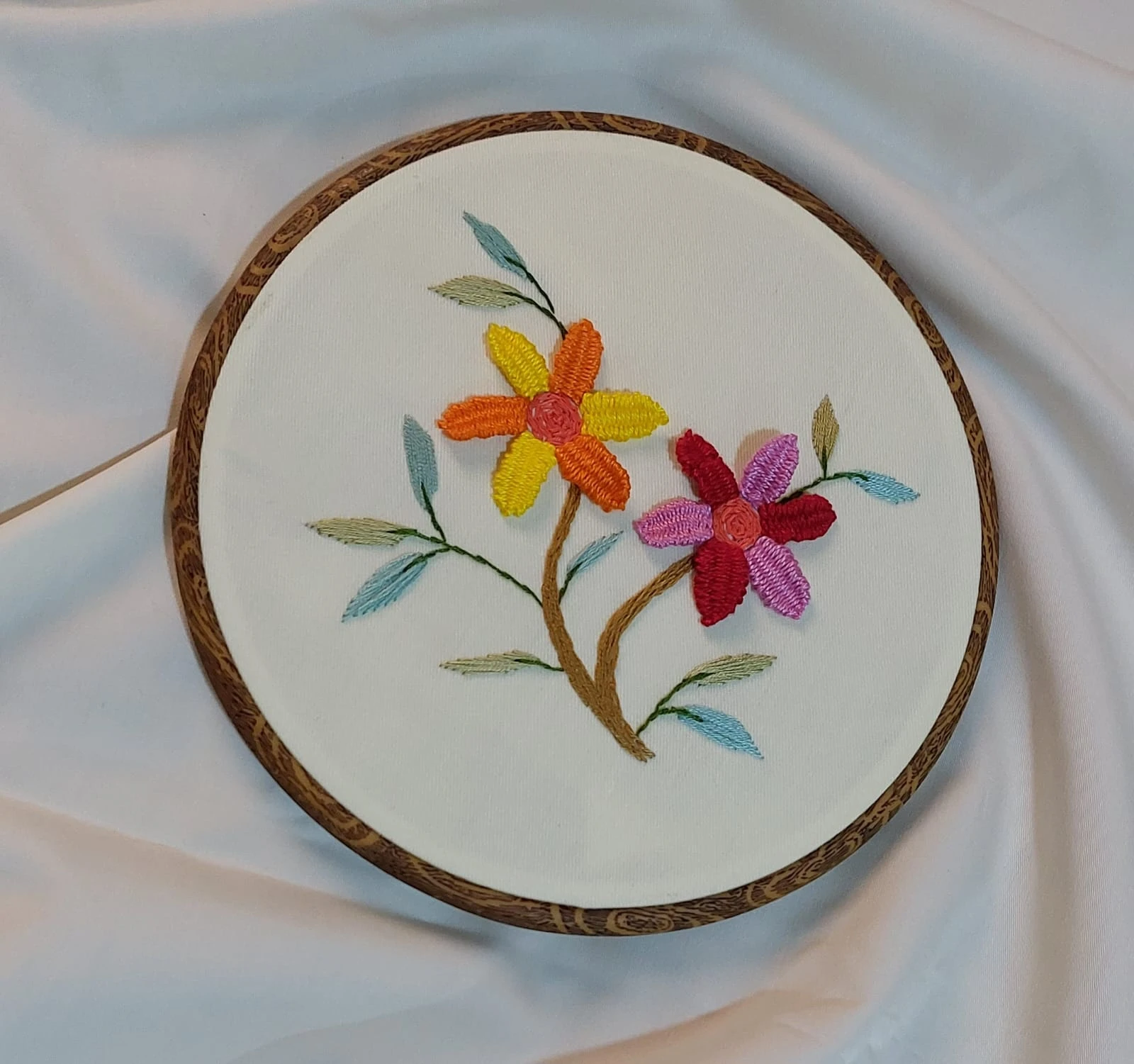 طارة مطرزه يدويا